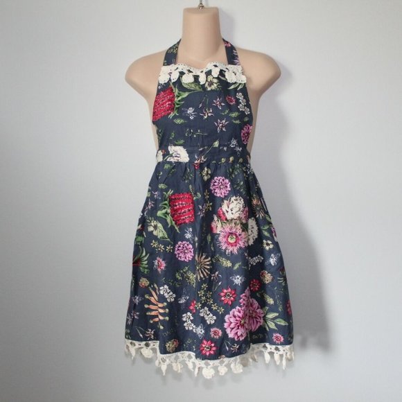 NWT Anthropologie Home Floral Crochet Butterfly Field Apron Navy One Size H12862 - Picture 2 of 8